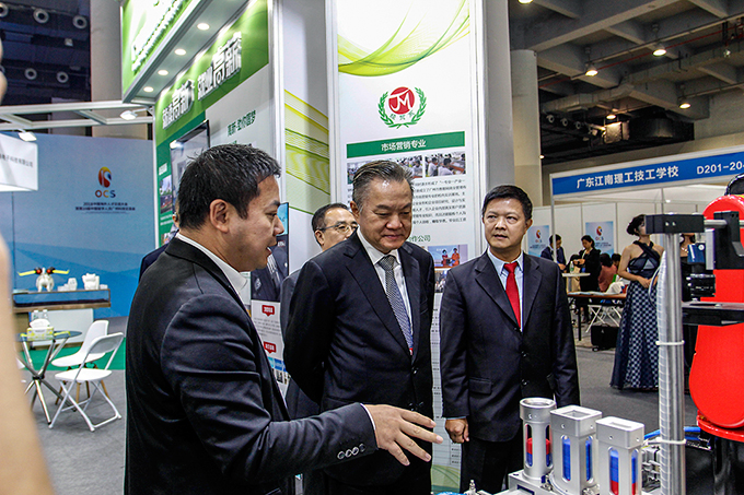 領(lǐng)導(dǎo)關(guān)懷添新動力